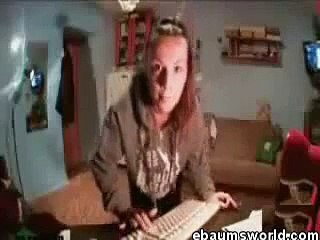 Girl makes the best dance Webcam - FAIL