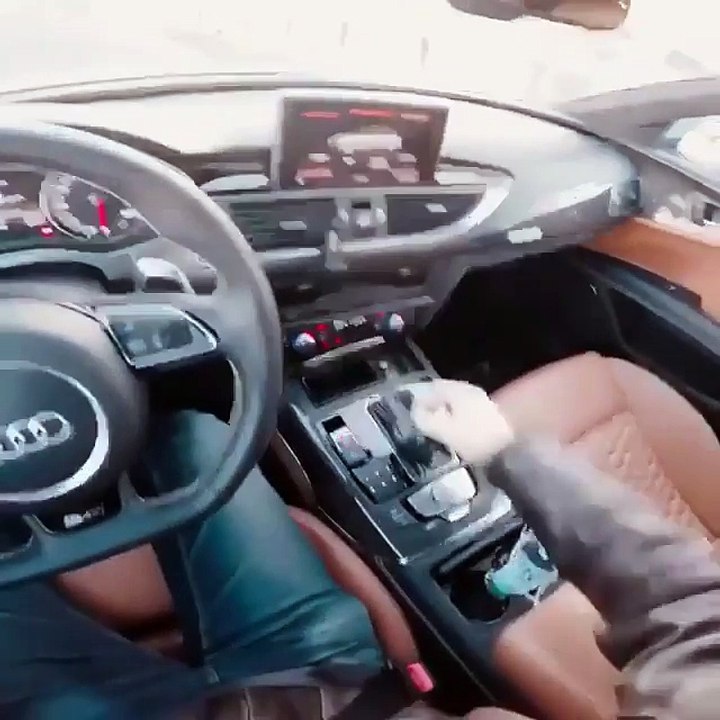 Meazing audi salon watch