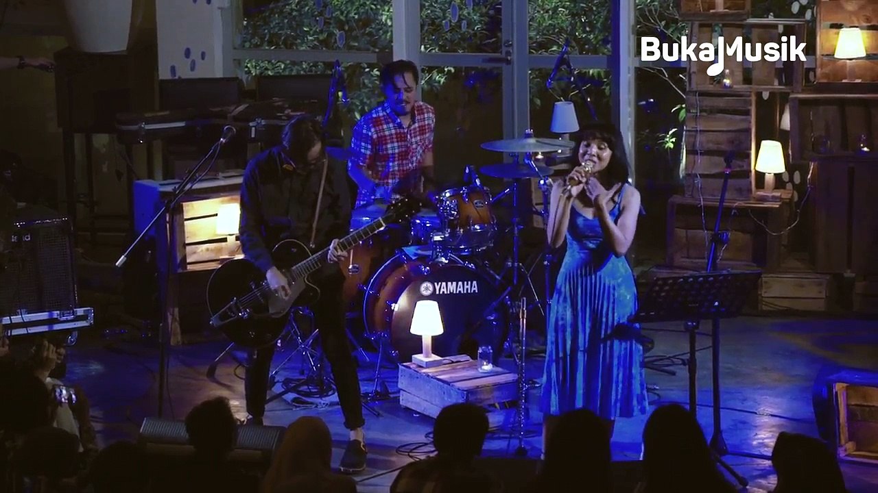 BukaMusik  Mocca - You and Me Against The World