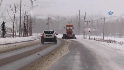 Kar ve Tipinin Etkili Olduğu Doğu'da 640 Köy Yolu Ulaşıma Kapandı
