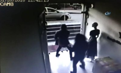 Güpegündüz İş Yerinden Bilgisayar Çalan Hırsız Kamerada