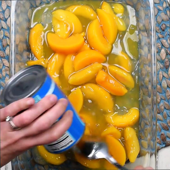 Peaches & Cream Dump Cake