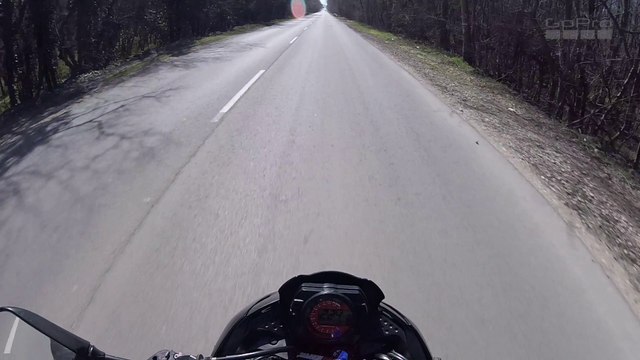 Kawasaki Z750 Full throttle acceleration!