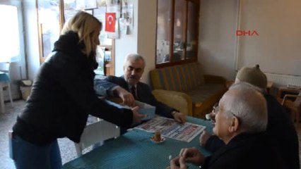 Tekirdağ-Kocasından Boşandı, Lokum Dağıtıp Kutlama Yaptı