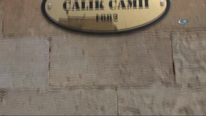 Bombalanan Camide Ezan Susmadı