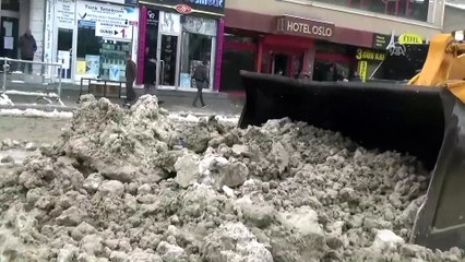 Karla mücadele çalışmaları sürüyor - HAKKARİ