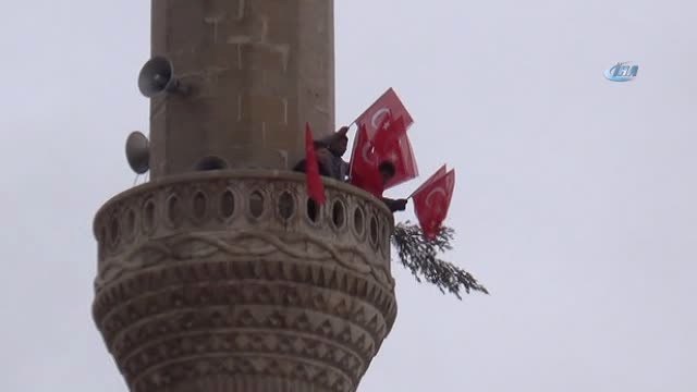 Oto Sanayi Esnafı Zeytin Dalları ile Kınalı Kuzulara Destek Verdi