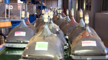 Recycling e-Waste in Rwanda | DW English