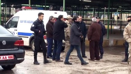 Reyhanlı'da boş pazar yerine roket düştü