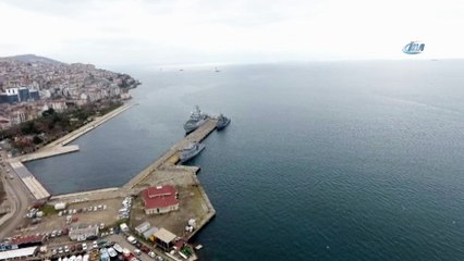 Sinop'a demirleyen 3 savaş gemisi havadan görüntülendi