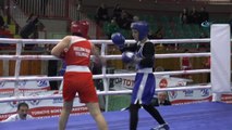 Kadınlar Türkiye Boks şampiyonasında yarı final maçları başladı