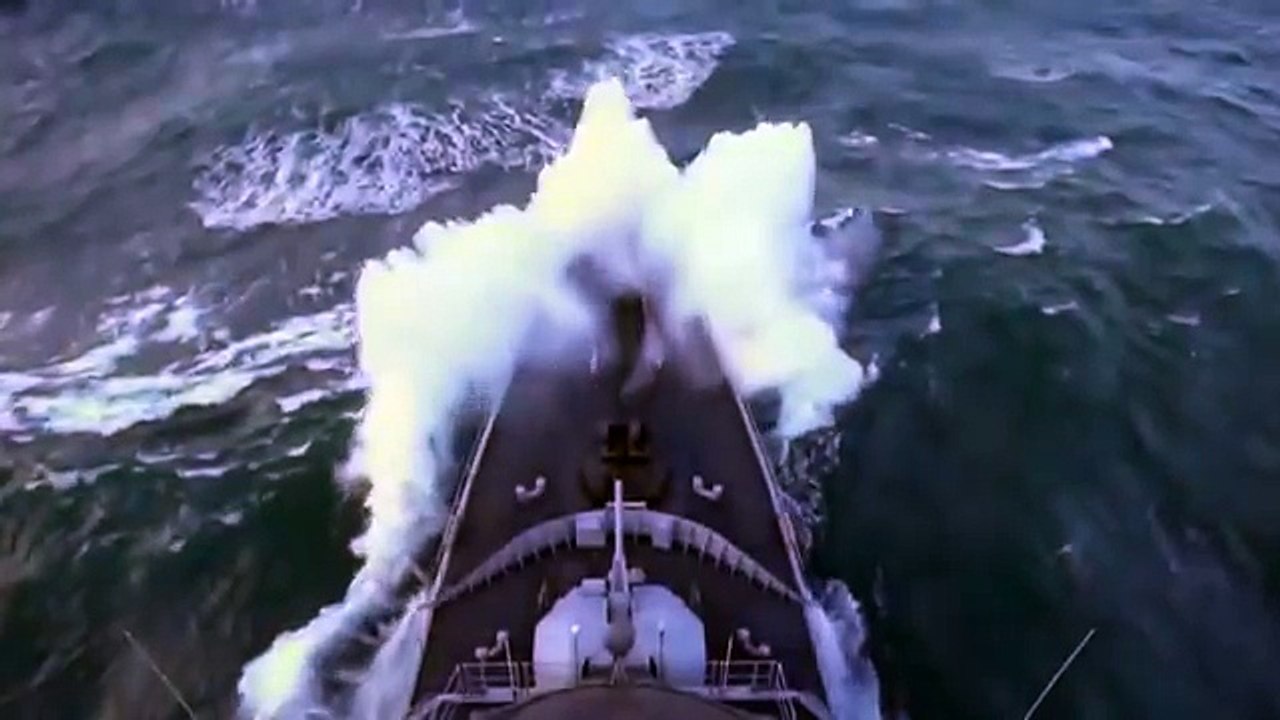 FRAGATA EN LA TORMENTA