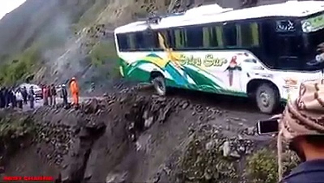Most Dainger Roads-RIudEXO8D_U