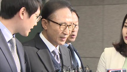 이명박 前 대통령, 바레인서 귀국...현안 언급 안 해 / YTN