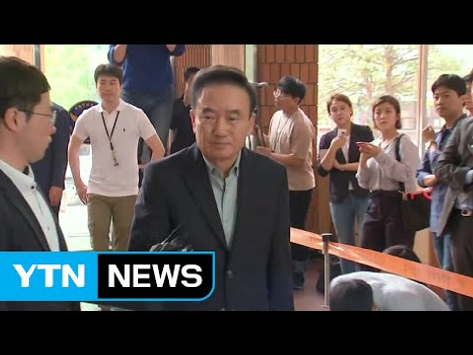 호식이 두 마리 치킨 前 회장, 강남署 출석 / YTN