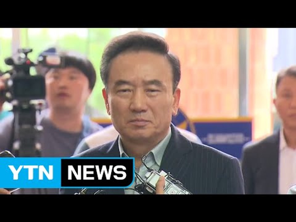 성추행 혐의 최호식 전 회장 조사..."강제성 없었다" 혐의 부인 / YTN