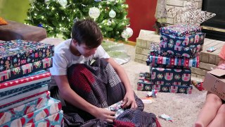 OPENING CHRISTMAS PRESENTS ~ OUR FAMILY NEST CHRISTMAS SPECIAL 2016
