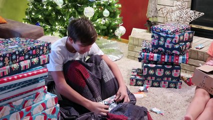 OPENING CHRISTMAS PRESENTS ~ OUR FAMILY NEST CHRISTMAS SPECIAL 2016