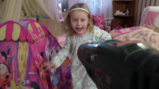 Игра доктор! Зубной врач рвет зубы и сверлит пломбы Ставим Уколы!!-vQdIAWGQxL4