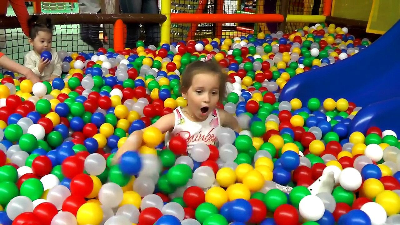 Bad Kid vs GIANT ANACONDA in PLAYGROUND Learn colors with Finger Family Baby Song Nursery Rhymes-C1DypfQL5Xg