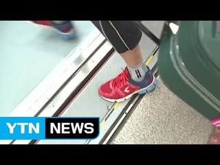 [단독] 부실한 지하철 안전 발판, 결국 전동차와 충돌 / YTN (Yes! Top News)