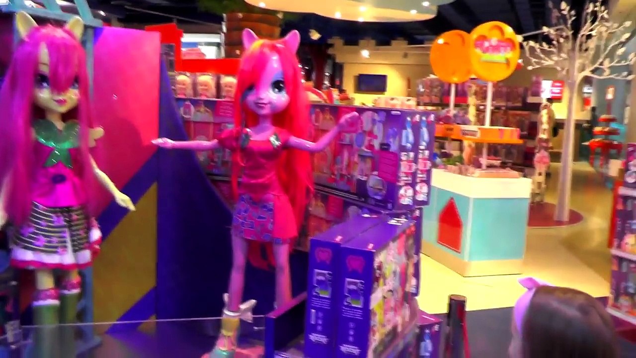 Indoor Playground Play Area for kids playing Bad Kid Learn colors Song for Kids Thomas and Friends-uSCbtc2W7L0