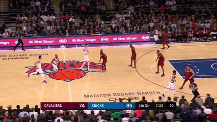 Télécharger la video: Kyle Korver Scores 19 in the 4th Quarter to Lead Cavs Comeback _ November 13, 2017-CxmGAflUk-s