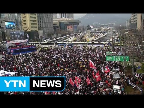3·1절 태극기·촛불 집회 모두 청와대 행진...'긴장 고조' / YTN (Yes! Top News)