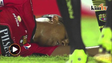 Pura-pura pengsan mahu elak kad merah?