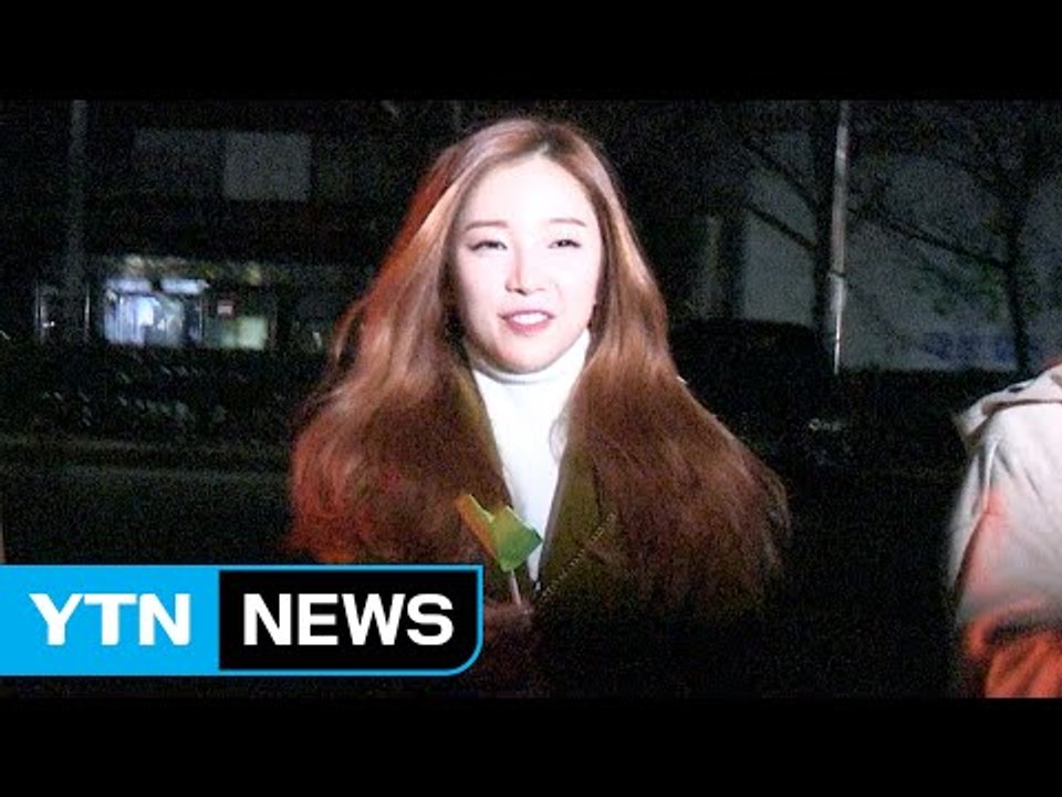 [★영상] 에이프릴 "사탕 드시고 힘내세요!"…깜찍한 나눔 요정들 (뮤직뱅크 출근길)...