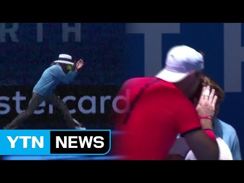 [영상] '아파도 괜찮아' 서브 사고에 대처하는 선수들의 자세 / YTN (Yes! Top News)