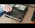 Fixing the Apple MacBook Trackpad (and cleaning)  Das Macbook-Trackpad Reparatur (und Reinigung)