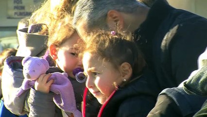 Les images de l'arrivée du Père Noël et son interview.