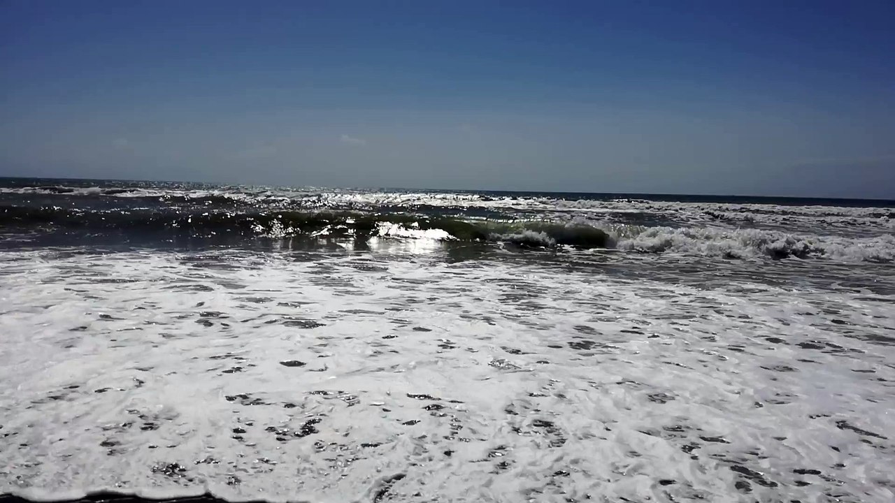 ESTEPONA - OLAS EN LA PLAYA DE LA RADA - AGOSTO 2017 - JARDIN DE LA COSTA DEL SOL