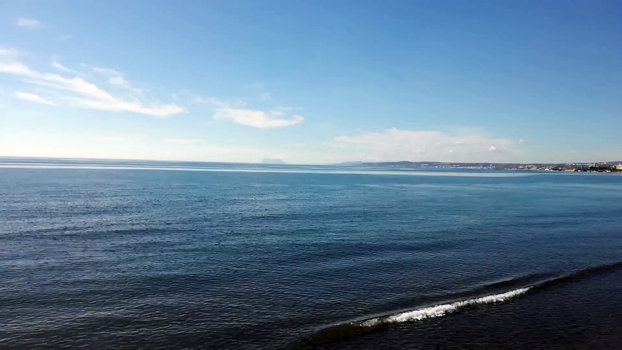 ESTEPONA - OLAS EN LA PLAYA DE LA RADA - VERANO AÑO 2017 - JARDIN DE LA COSTA DEL SOL