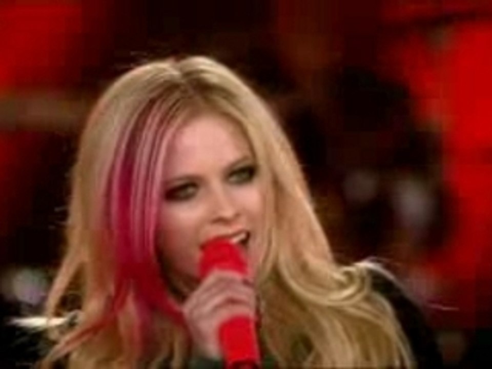 Avril Lavigne - Hot [World Music Awards, 04.11.2007]