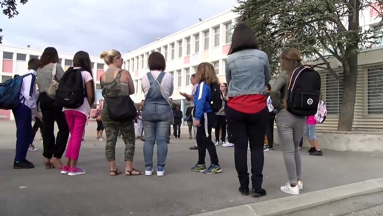 Les parents d'élèves au collège Henri Wallon de Martigues
