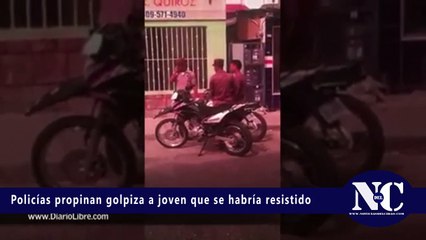 Policías propinan golpiza a joven que se habría resistido