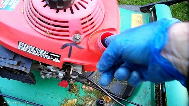 Comment démarrer une tondeuse qui refuse de démarrer après l'hiver ou un arrêt prolongé . 