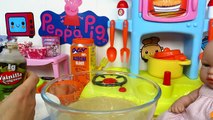 Escuela de cocina Peppa Pig Cupcakes de oreo con la bebé Lucía Los mejores juguetes de Youtube