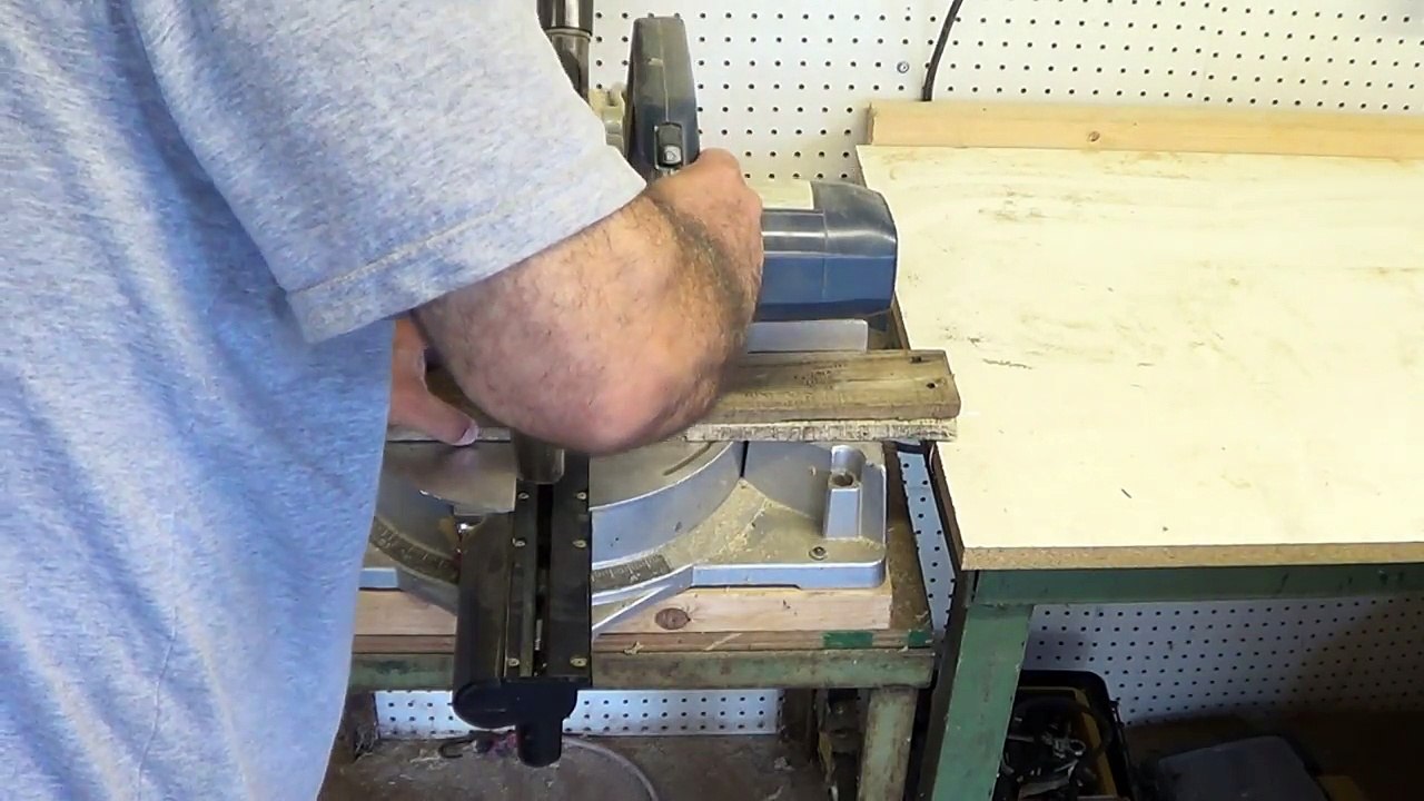 How to Make a Wooden Coffin for Halloween Decoration using pallet wood