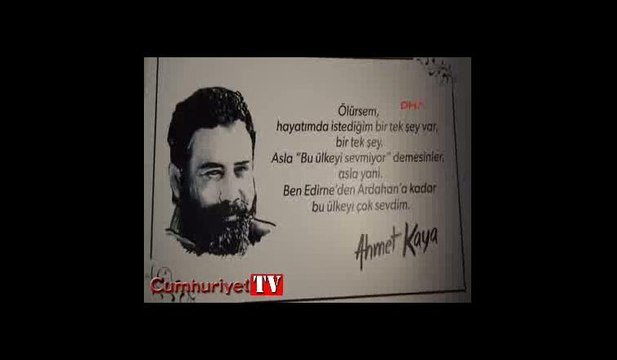 Ölüm yıldönümünde Ahmet Kaya'nın Malatya'daki balmumu heykeline ziyaretçi akını