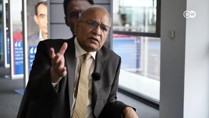 German Tv Anchor Takes Class of Mushahid Ullah Khan During Interview