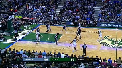 Antetokounmpo Alley-Oop Bucket