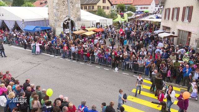 La Place du Village [S.1][E.39] Traditions du canton de Fribourg à la désalpe de Semsales (Canton de Fribourg)