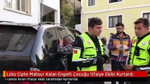 Lüks Cipte Mahsur Kalan Engelli Çocuğu İtfaiye Ekibi Kurtardı