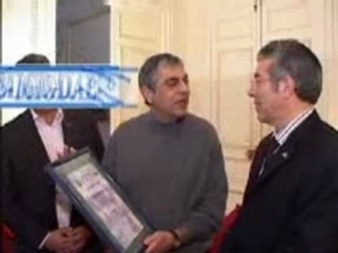 Enrico macias veut aller algerie mais...