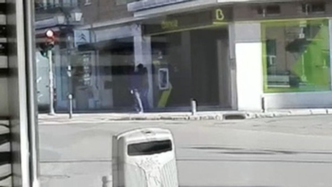 Police detain armed bank intruder who took hostages in Madrid