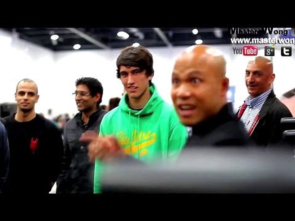 Fans ask Master wong questions at seni excel 2012