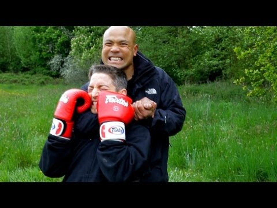 Scenario attacks - How to do a rear neck choke